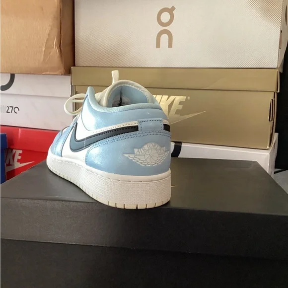 Air Jordan 1 Low UNC Blue White Black Size 8 women or 6.5 Youth New w/ Box - Picture 4 of 7